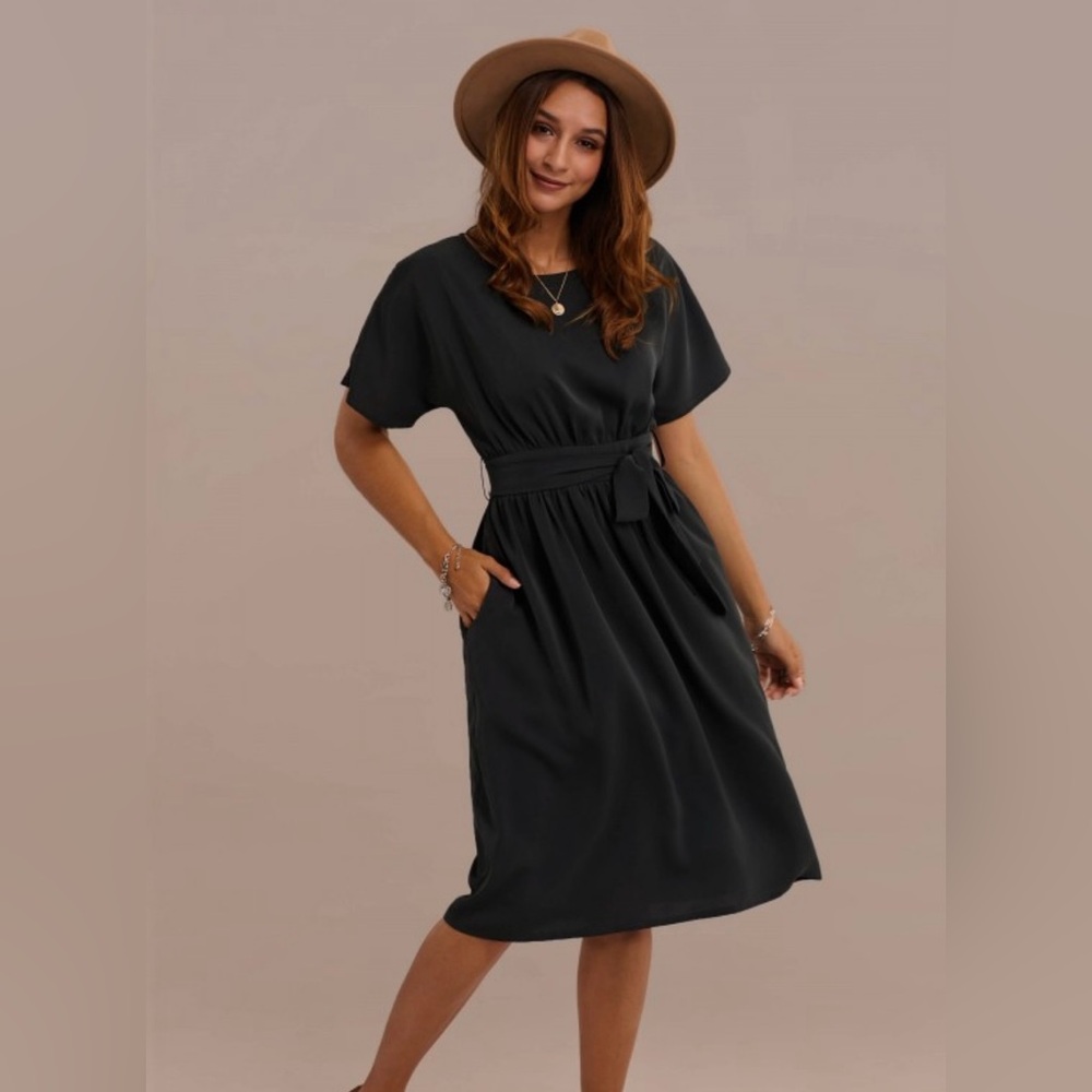 Dark Green Short Sleeve Round Neck Tie Waist Midi Dress With Pockets